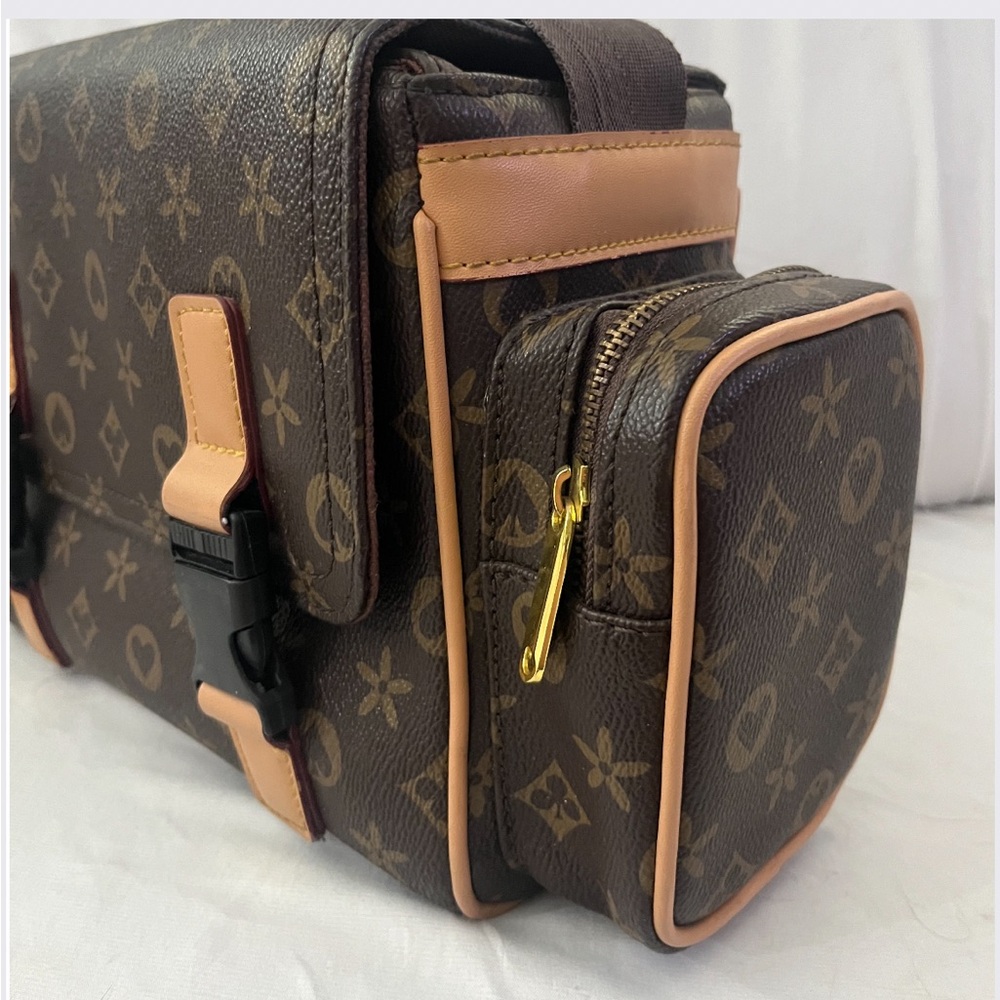 Designer Signature Logo Reporter Bag